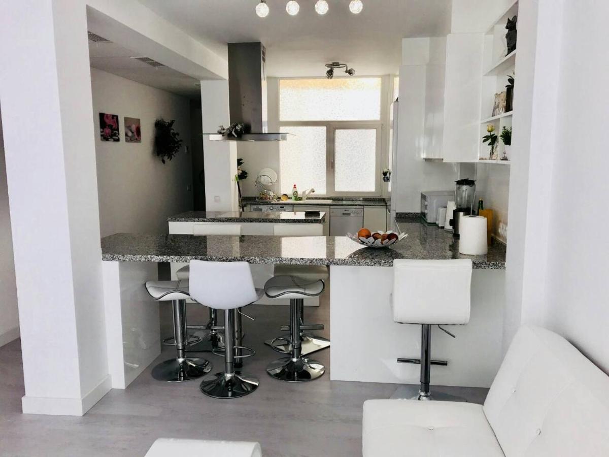 Apartamento Castillo Santa Barbara อาลิกันเต ภายนอก รูปภาพ